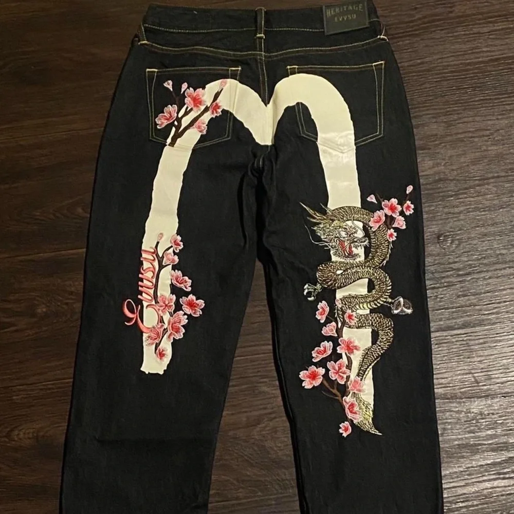 Evisu Jeans - Picture 3 of 7